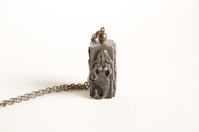 vintage kinetic necklace