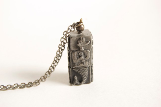 vintage kinetic necklace